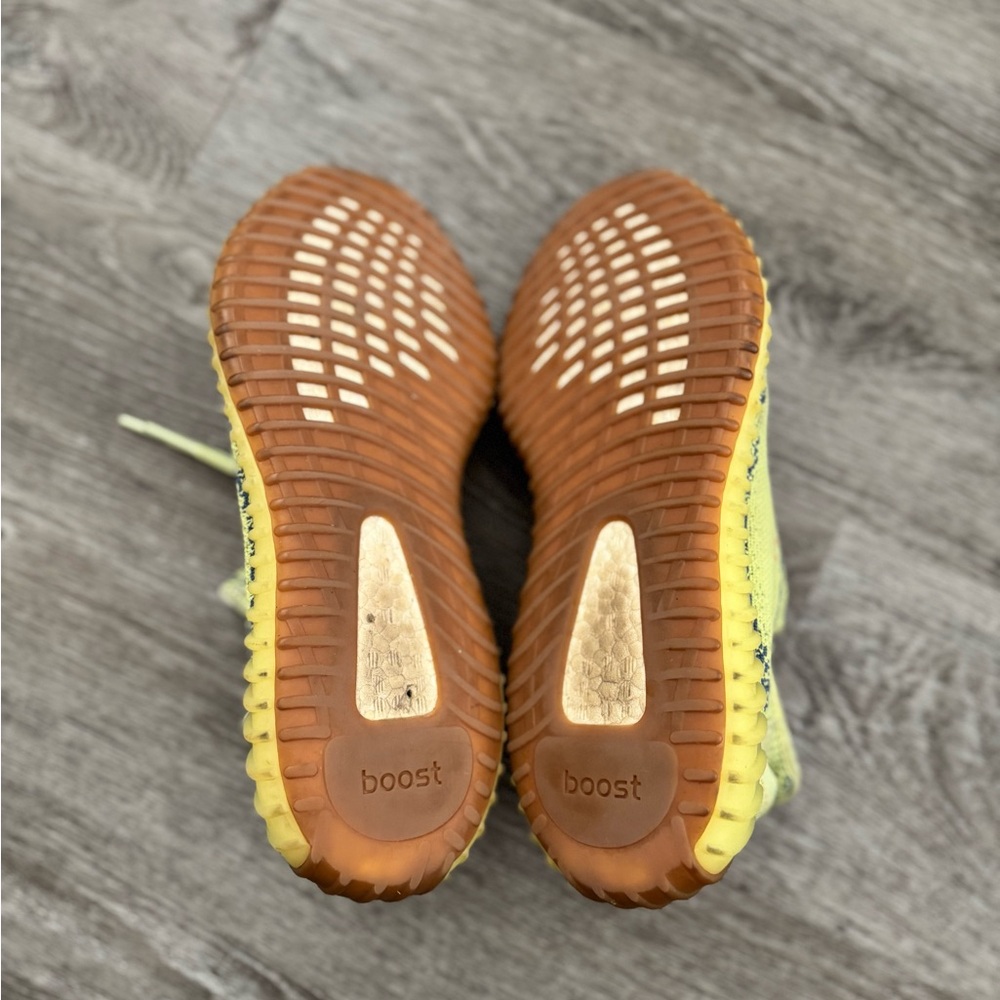 Yeezy Boost 350 V2 Mens Semi Frozen Yellow with Orange SPLY-350 - Picture 8 of 9